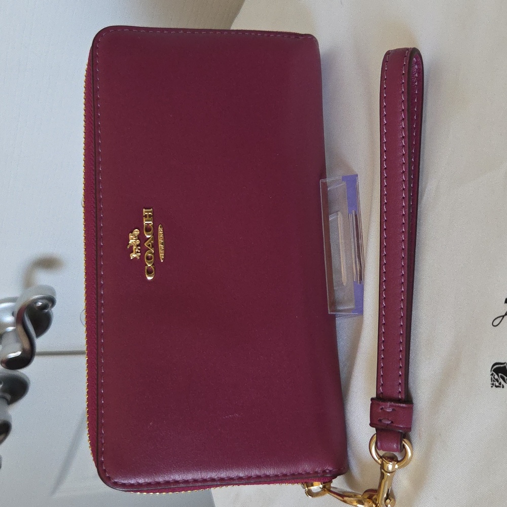 COACH Large Zip Around Glovetanned Smooth Leather Pink Wristlet Wallet